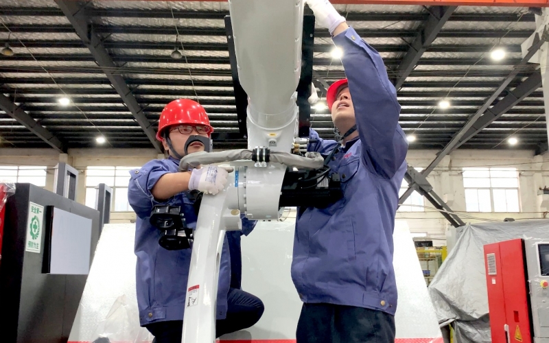 浙江香蕉影视電氣：以技術革新破解工業機器人（rén）線纜保護痛點
